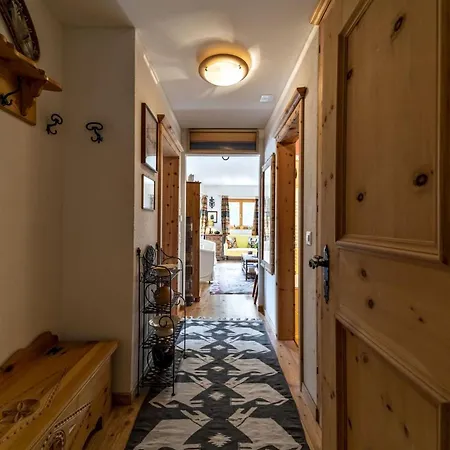 Chesa Aledeia - La Punt Apartment *